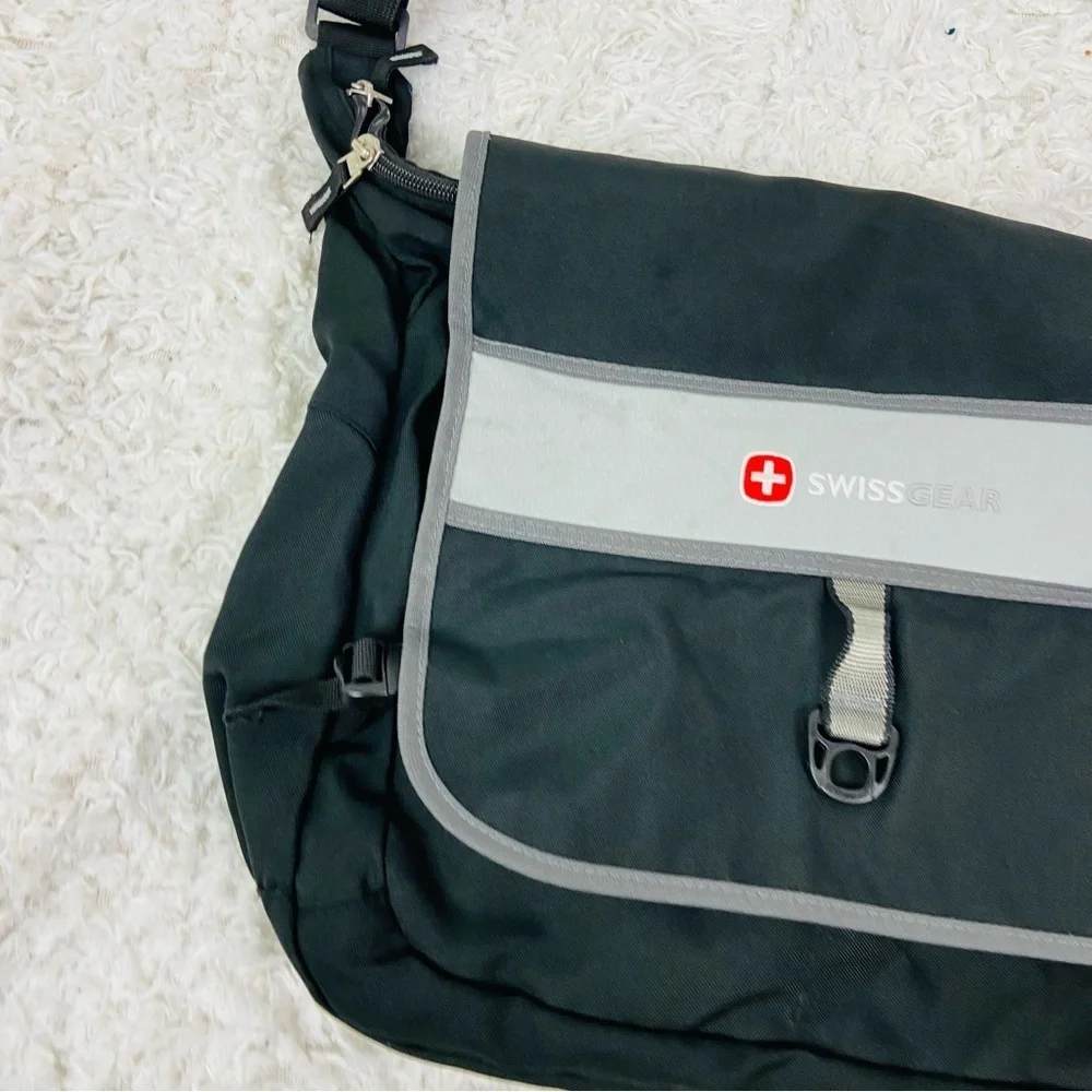 SwissGear Men's Black and Gray multi pocket laptop Messenger Bag